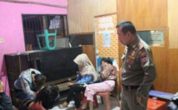 Bermula Dari FB, Satpol PP Amankan 10 Wanita Diduga Lesbian
