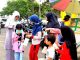 Antisipasi Dampak Kabut Asap, Betti Shadiq Pasadigoe Bagikan Masker