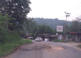 Tak Kunjung Dirawat, Ruas Jalan Batusangkar-Ombilin Semakin Parah