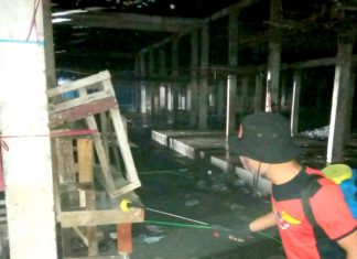 Antisipasi Penyebaran Corona, Pasar Rambatan Disemprot Disinfektan Tengah Malam