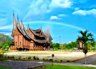 Top 11 Destinasi Tanah Datar, Istano Basa Pagaruyung Tiada Duanya di Dunia (1)