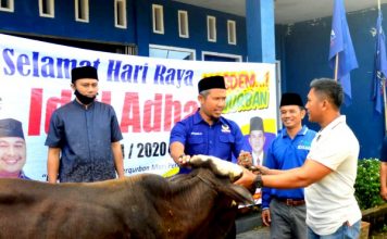 Rival Pribadi Berbagi, Masyarakat dan Kader Nasdem Kijipratan Daging Kurban