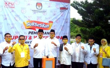 Maju di Pilkada 2020, Darmatani Resmi Mendaftar di KPU Tanah Datar