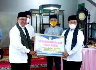 Kunjungi Masjid Al-Amin, Bupati Eka Putra Janjikan Dana Hibah Rp.100,- Juta