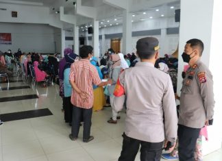 Jelang HUT Bhayangkara ke 75, Polres Tanah Datar Gelar Vaksinasi di 14 Lokasi