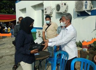 Tingkatkan Kesadaran Masyarakat Ikuti Vaksinasi, Polisi Sediakan Hadiah Mug Cantik