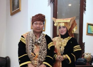 Berikan Rasa Aman dan Nyaman, Kapolda Sumbar dan Isteri Dapat Gelar Sangsoko