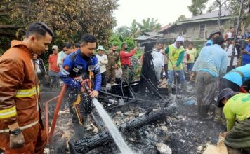 Tanah Datar Kembali Membara, Satu Unit Rumah Kayu Ludes Jadi Abu