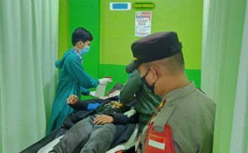 Terjatuh di Gunung Marapi, Korban Berhasil Dievakuasi Tim Basarnas