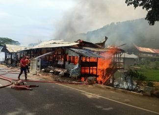 Sijago Merah Lalap Bangunan Kedai, Istano Basa Nyaris Terbakar Lagi