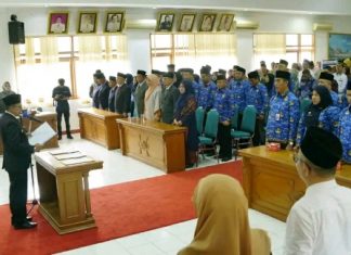 Tahun Baru Diwarnai Mutasi, Bupati Eka Putra Lantik 65 Pejabat Baru