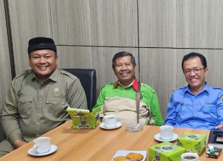 Selingan, Ngopi Bareng Bersama Ketua DPRD H.Rony Mulyadi dan Direktur PDAM M.Nazwir
