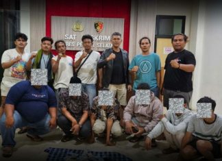 Sedang Asyik Bermain Judi, Enam Pria Terduga Pemain Remi Sanggong Ditangkap Polisi