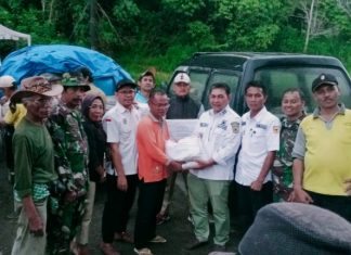 Peduli Warga Terdampak Bencana, Pemnag dan Babinkamtibmas Padang Magek Berikan Bantuan