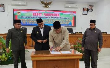 Dihadiri Wabup Richi Aprian, DPRD Tanah Datar Setujui Dua Ranperda Jadi Perda