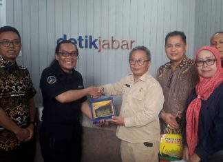 Berharap Saling Berbagi Informasi, Wartawan Tanah Datar Kunjungi Detik.Com Jawa Barat
