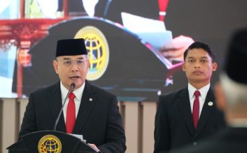 Lantik Pejabat Struktural, Wamen Ossy Ajak Jajaran Mengabdi kepada Negara dengan Penuh Dedikasi