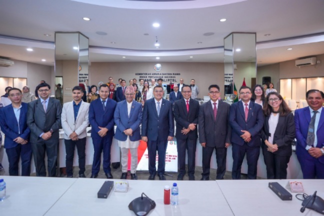 Picsart_25-08-12_06-42-22-221