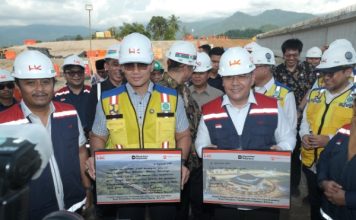 Tinjau Jalan Tol Padang-Sicincin, Wamen Ossy : Kita Tetap Akan Kawal Penuntasan Tanah Exit Tol