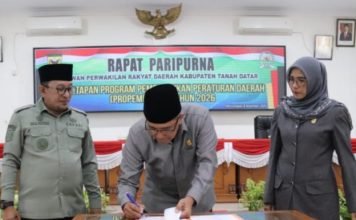 Gelar Rapat Paripurna, DPRD dan Pemkab Tanah Datar Setujui Sepuluh Propemperda Tahun 2026
