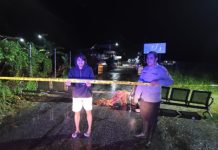 Jembatan Duo Koto Malalo Putus, Personel Polsek Pasang Garis Polisi Guna Hindari Kecelakaan