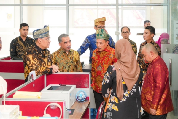 Picsart_25-12-20_18-45-21-041