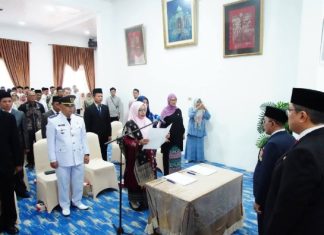 Mutasi dan Promosi Bergulir Lagi, Bupati Eka Putra Lantik dan Ambil Sumpah 9 Pejabat Manejerial