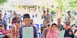 Titik Akhir Perjuangan Cukup Panjang, Sertipikat Tanah Mbah Tupon Kembali ke Tangan yang Berhak