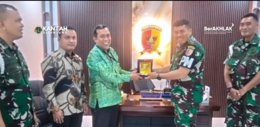Perkuat Legalitas Aset Negara, Kantah Sijunjung Serahkan Sertipikat Hak Pakai untuk Subdenpom Sijunjung