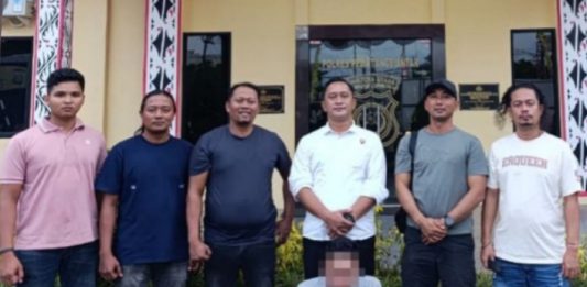 Buron Selama Empat Bulan, Pelaku Pembacokan Isteri Ditangkap Polisi Sedang Berjualan Sate