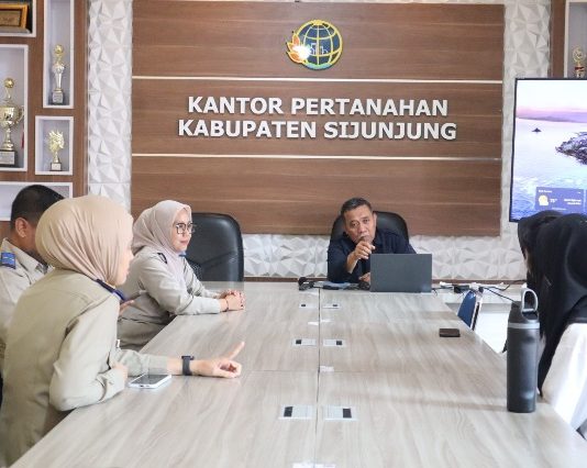 Dukung Pengembangan SDM, Kantor Pertanahan Sijunjung Terima Mahasiswa Magang Unand