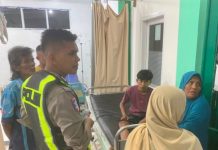 Dua Sepeda Motor Terlibat Kecelakaan, Seorang Ibu Bonceng Tiga Anaknya Alami Luka Ringan
