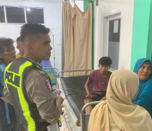 Dua Sepeda Motor Terlibat Kecelakaan, Seorang Ibu Bonceng Tiga Anaknya Alami Luka Ringan